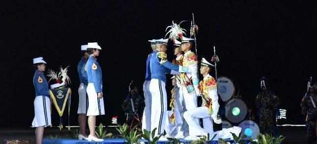 Tradisi Parade Surya Senja  Taruna AAL Surabaya