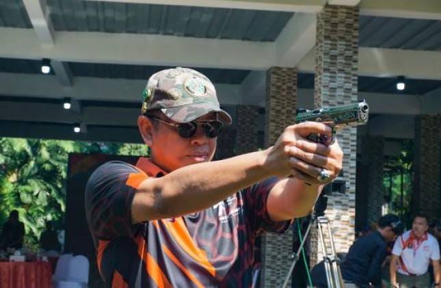Ketua MPR RI Juara I Duel Plate Eksekutif Kejuaraan Menembak Menkumham Cup 2023