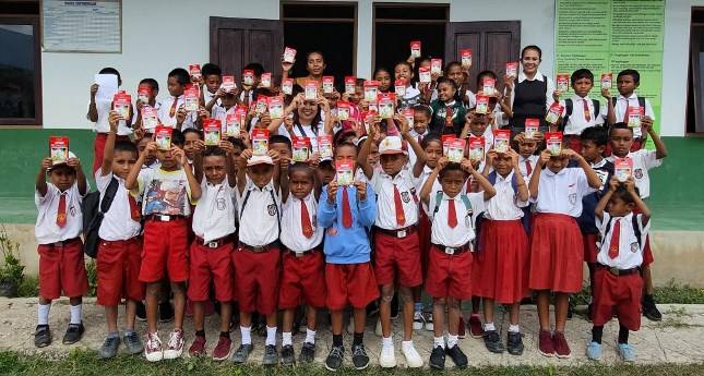 Gandeng Happy Hearts Indonesia, Joyko Salurkan Donasi Untuk Lebih Dari 500 Sekolah di Kupang