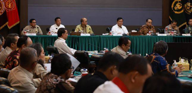 Menhan Prabowo Subianto Pimpin Rapat Pleno KKIP 2023, Tekankan Pentingnya Rekomendasi dan Evaluasi