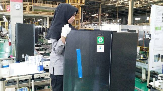 Torehkan Sejarah Baru, Lemari Es Produksi Sharp Indonesia Capai 25 Juta Unit Pada Bulan Agustus 2023