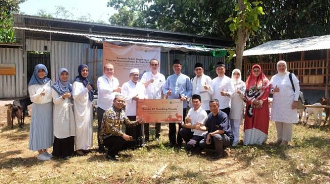 Donasikan 67 Kambing, Danamon Dukung Program Kewirausahaan Berbasis Pendidikan di Ponpes Fadhlul Fadhlan