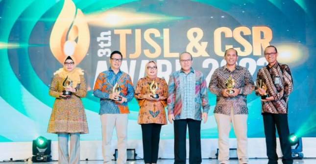 Pos Indonesia Sukses Meraih Tiga Penghargaan dalam Ajang TJSL dan CSR Award 2023