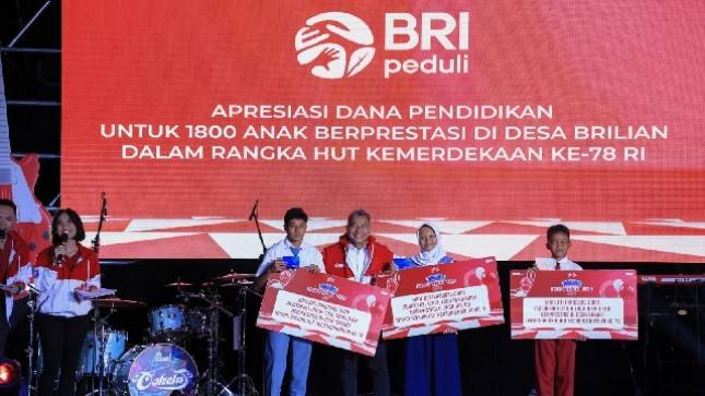 BRI Salurkan Beasiswa untuk 1800 Anak Berprestasi di Desa BRILiaN