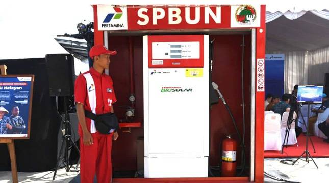 Menteri Teten Resmikan SPBU Nelayan di Pekalongan
