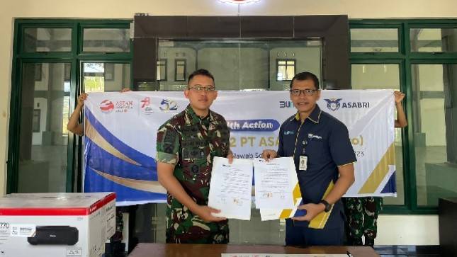 ASABRI Serahkan Alkes ke RS TNI AL Jala Ammari Makassar dan RS Bhayangkara Anton Sudjarwo Pontianak