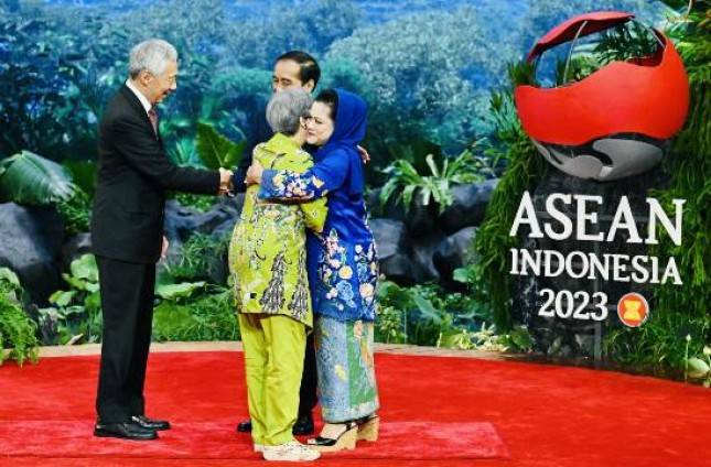 KTT Ke-43 ASEAN Dimulai, Presiden Jokowi dan Ibu Iriana Sambut Para Pemimpin ASEAN