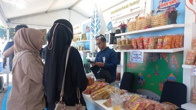 Dapat Modal & Inkubasi Bisnis, UMKM Pesta Rakyat Simpedes BRI Sukses  Produsen Snack di Jatim
