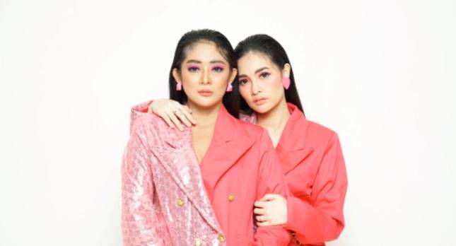 Duo Anggrek Bangga "Cikini Gondangdia" Goyang Gala Dinner KTT ke-43 ASEAN