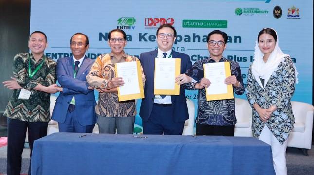 Utomo Charge+ Dukung Upaya Dekarbonisasi Industri Data Center Lewat Akses Mobilitas Listrik Energi Bersih