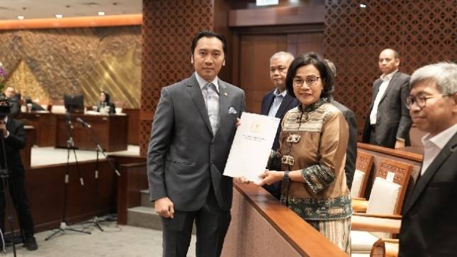 Ibas Sampaikan LPJ APBN 2022 dengan Sejumlah Masukan