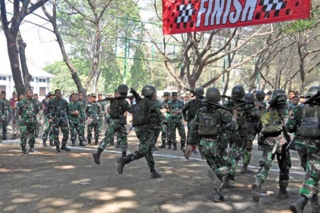 Wakil Komandan Kotps Marinit Tinjau Lomba  Binsat Pasmar 2