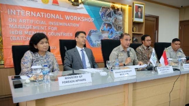 Indonesia Berikan Pelatihan Teknologi Kawin Suntik Pada Ternak ke Negara Anggota IsDB