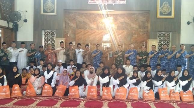 PT Perusahaan Perdagangan Indonesia Salurkan Bantuan Sembako di Banyuwangi