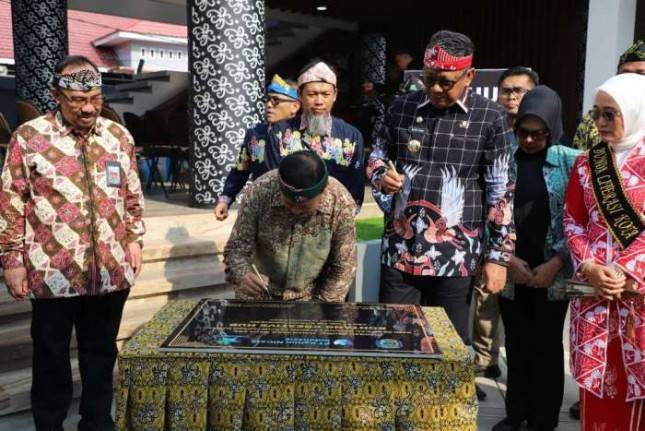  Wali Kota Basri Rase Hingga Kepala Perpusnas Resmikan Creative Hub Kota Bontang