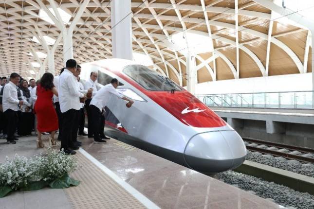 Whoosh! Naik Kereta Cepat Bareng BRImo