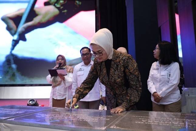 Terharu! Kepala BPOM, Penny K. Lukito Berbagi Cerita Perjalanan Melewati Multi Krisis Pandemi COVID-19 yang dituangkan dalam sebuah Tulisan