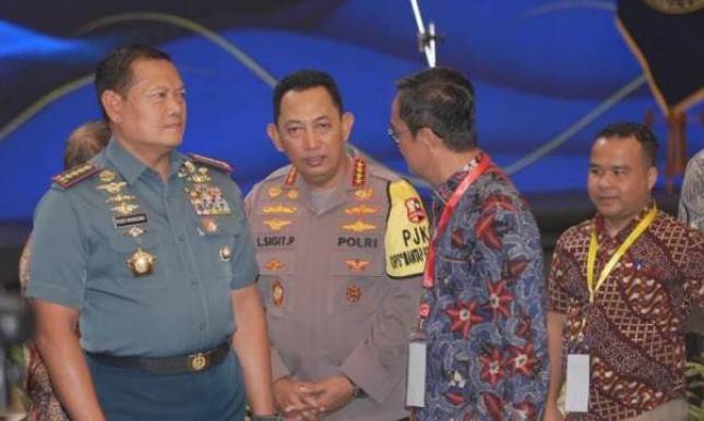 Panglima TNI Mendampingi Presiden RI Pada Rakornas Penyelenggara Pemilu