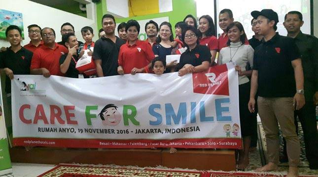 Red Palent Hotels Lakukan CSR Terima Kasih Guru