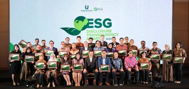 Komitmen Jalankan Bisnis Berkelanjutan, Peruri Raih Penghargaan ESG Disclosure Transparency Award 2023