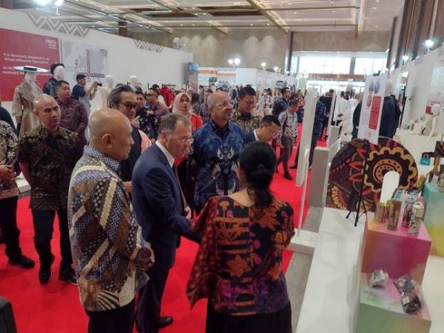 Kemenkop UKM berikan Apresiasi kepada UMKM Binaan Yayasan Perempuan Tangguh Indonesia di acara Cerita Nusantara 2023
