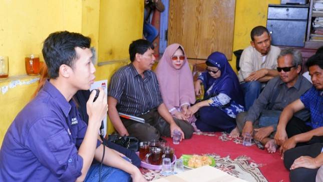 Peringati Hari Disabilitas Internasional, SiCepat Ekspres Salurkan Sembako dan Alat Bantu Jalan Untuk Tuna Netra