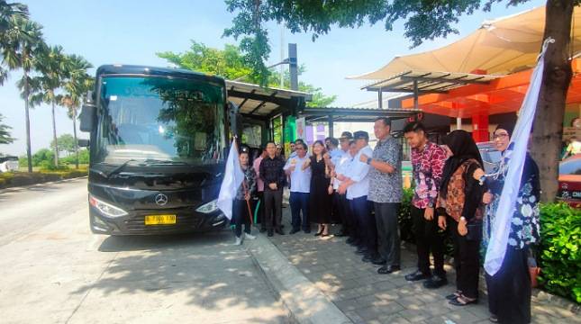 Mudahkan Masyarakat, Jababeka Hadirkan Layanan Shuttle Bus LRT City Bekasi