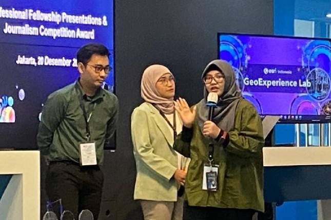 Program Fellowship Esri Indonesia : Inovasi Teknologi GIS Munculkan Solusi Perbankan dan Keselamatan Kereta Api di Indonesia