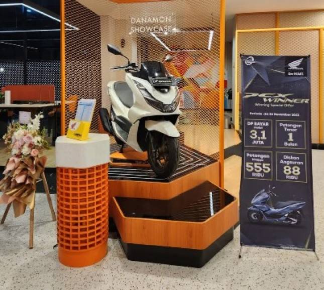 Bersama Tumbuhkan Bisnis Milik Nasabah, Danamon Sediakan Danamon Showcase di Kantor Cabang Berkonsep Next Generation Branch