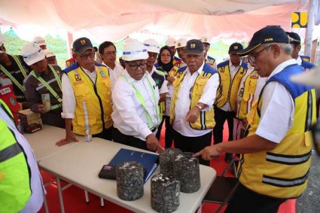 Menteri Basuki  PastikanJalan Tol Menuju IKN Tahap 1 Ditargetkan Rampung Juli 2024