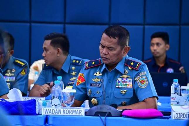 Wadan Kormar Hadri  Rapat Evaiasi Satdik Kodiklatal