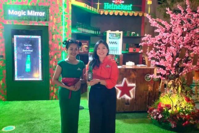 Keseruan Perayaan Tahun Baru Imlek di Heineken Good Times Di Pantjoran PIK