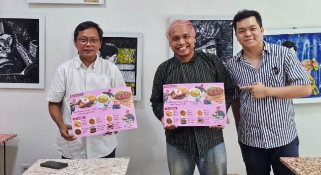 Makan di Warpong Buan Sambil Nikmati Karya Seni