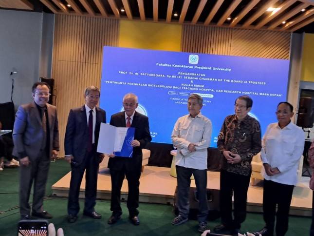 President University Angkat Prof. Satyanegara sebagai Ketua Wali Amanat Fakultas Kedokteran