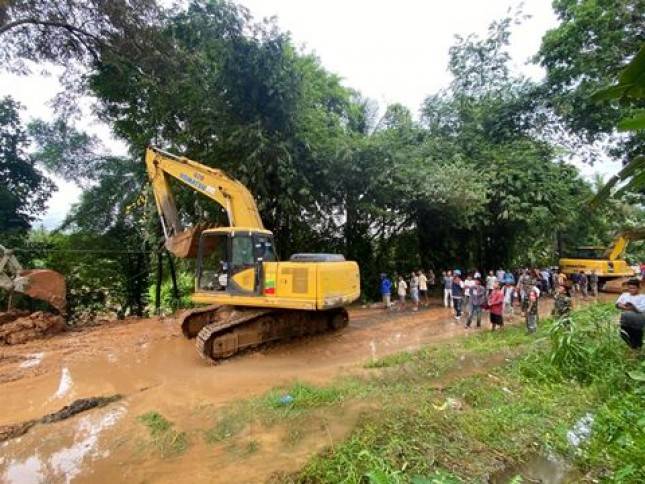 Gerak Cepat, HK Group Turunkan Bantuan Bencana Banjir dan Tanah Longsor Pariaman