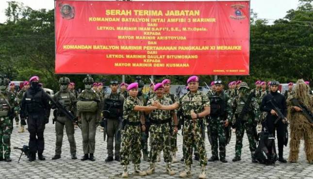 Komandan Pasmar 3 Pimpin Upacara Sertijab Danyontaifib 3 Marinir Dan Danyonmarhanlan XI Merauke