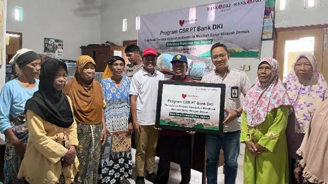 Bank DKI Salurkan Bantuan Masyarakat Terdampak Banjir di Demak