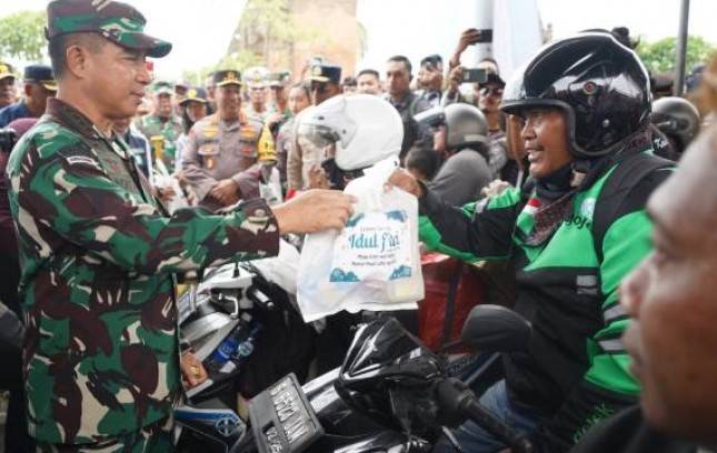 Panglima TNI Cek Kesiapan Mudik 2024 di Pelabuhan Gilimanuk  Bali