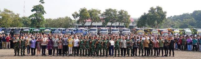 Kasum TNI Melepas Keberangkatan Mudik Bersama Mabes TNI Tahun 2024