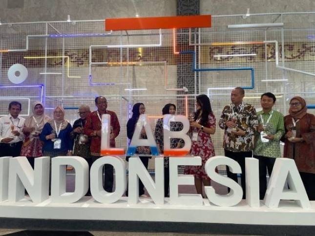Program Keberlanjutan dan Kecerdasan Buatan Menjadi Topik Hangat pada Pameran Lab Indonesia 2024