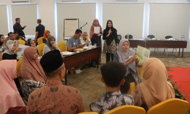 Sejumlah Guru, Pegiat Literasi Hingga Orang Tua Ikuti Pembekalan Membaca Nyaring di Kota Padang