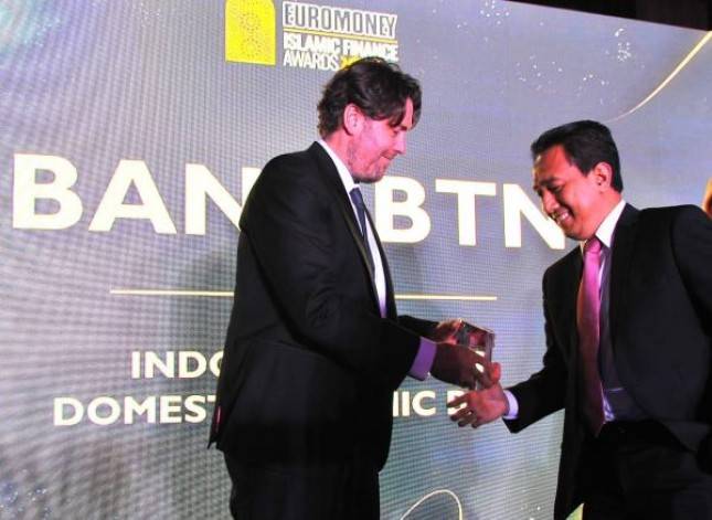 Keren, Penilaian Tertinggi pada Unit Usaha Syariah! BTN Syariah Raih Indonesia Best Domestic Islamic Bank