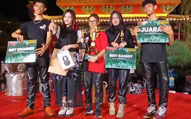 Chic's Musik dan Old Shanghai Merayakan Ulang Tahun ke-2 dengan Gemilang dalam Lomba Band Pelajar 2024