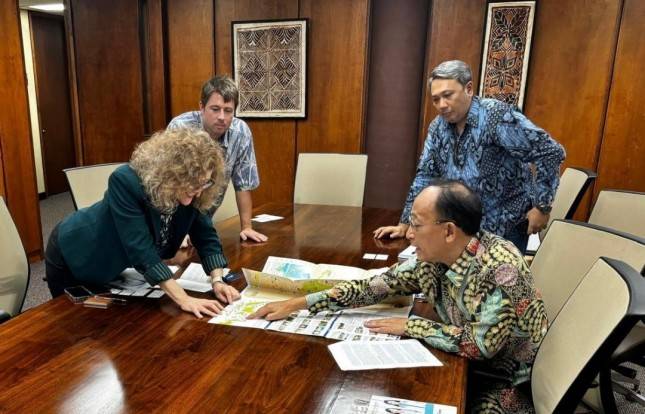 President University Jadi Kampus Pertama di RI yang Kolaborasi dengan Lembaga East-West Center AS
