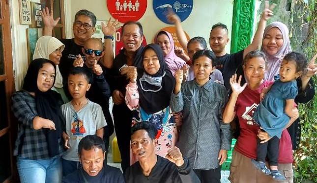 Abah Dindin Sukses Mematahkan Stigma Anak Jalanan Hingga Dikenal Penjuru Indonesia