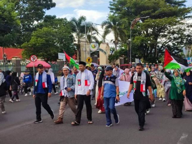 Gelar Long March Bagi Palestina, Wakil Gubernur Sumatera Barat Dukung Munas Ke 10 Forum Zakat