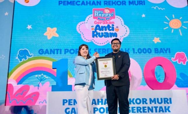 Baby Happy Diapers Kampanye Gerakan Anti Ruam, Cetak Rekor 1000 Bayi Ganti Popok