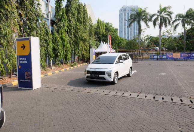 Pengalaman Seru Jajal Kendaraan Impian di GIIAS Surabaya 2024