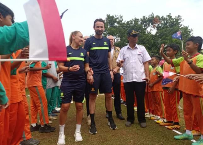 Bintang Sepak Bola Nasional Australia Gelar Coaching Clinic Di Perguruan Islam Al Syukro Universal Dompet Dhuafa