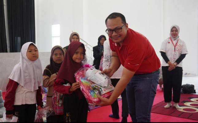 Lanjutkan Sinergi Pendidikan Bersama Matahari Store, Dompet Dhuafa Salurkan Ratusan Paket Peralatan Sekolah di SD Lubuk Linggau, Sumatra Selatan 